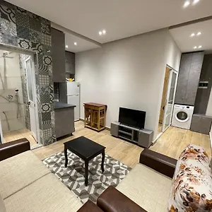 https://modern-1-bedroom-city-apartment.hotels-in-tirana.com